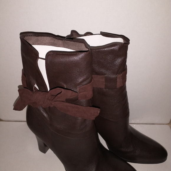 Charles by Charles David Booties Brown sz 10 NIB - Picture 6 of 9